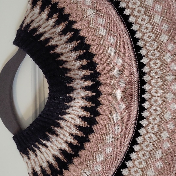 Sweater - Picture 2 of 3